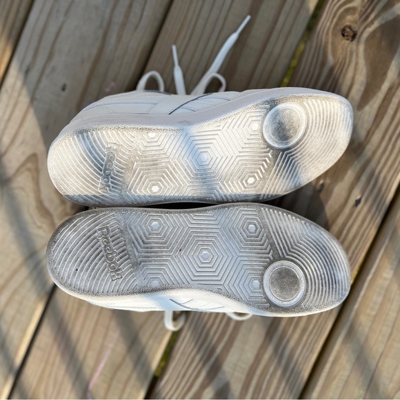 Reebok sz 8.5 sneakers - Picture 3 of 3